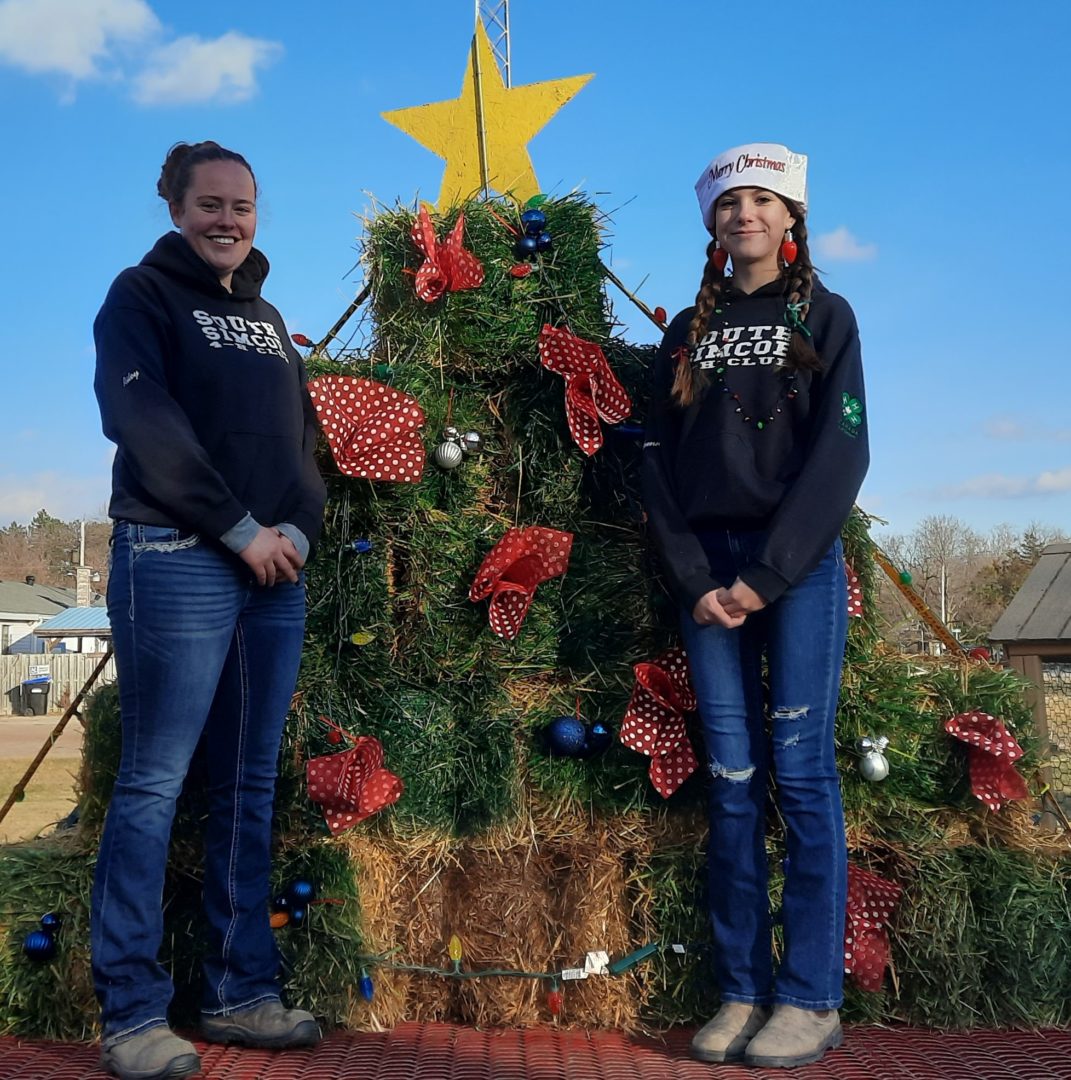 4-H members on the South Simcoe 4-H float in the holiday season parade in Lisle